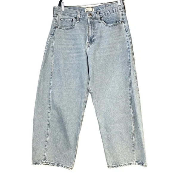 NEW! Abercrombie & Fitch The Barrel Jean Mid Rise 29 W 24 L Short Light Wash - Picture 3 of 16